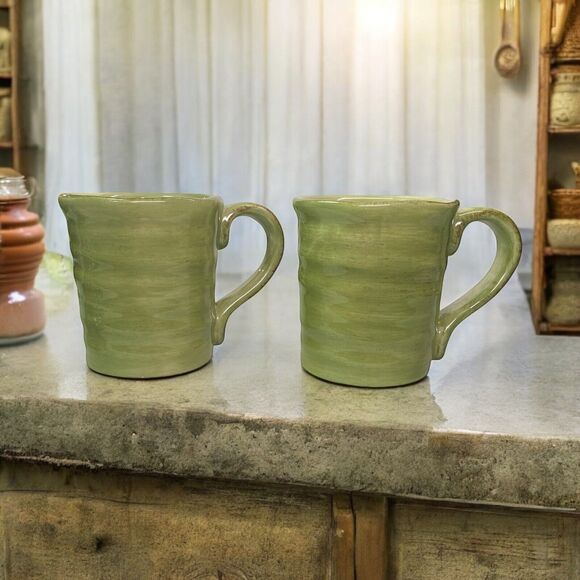 Tabletops Lifestyles Coffee Mug Campagnolo Hand Painted Green 16 oz Set Of 2 - Picture 1 of 11